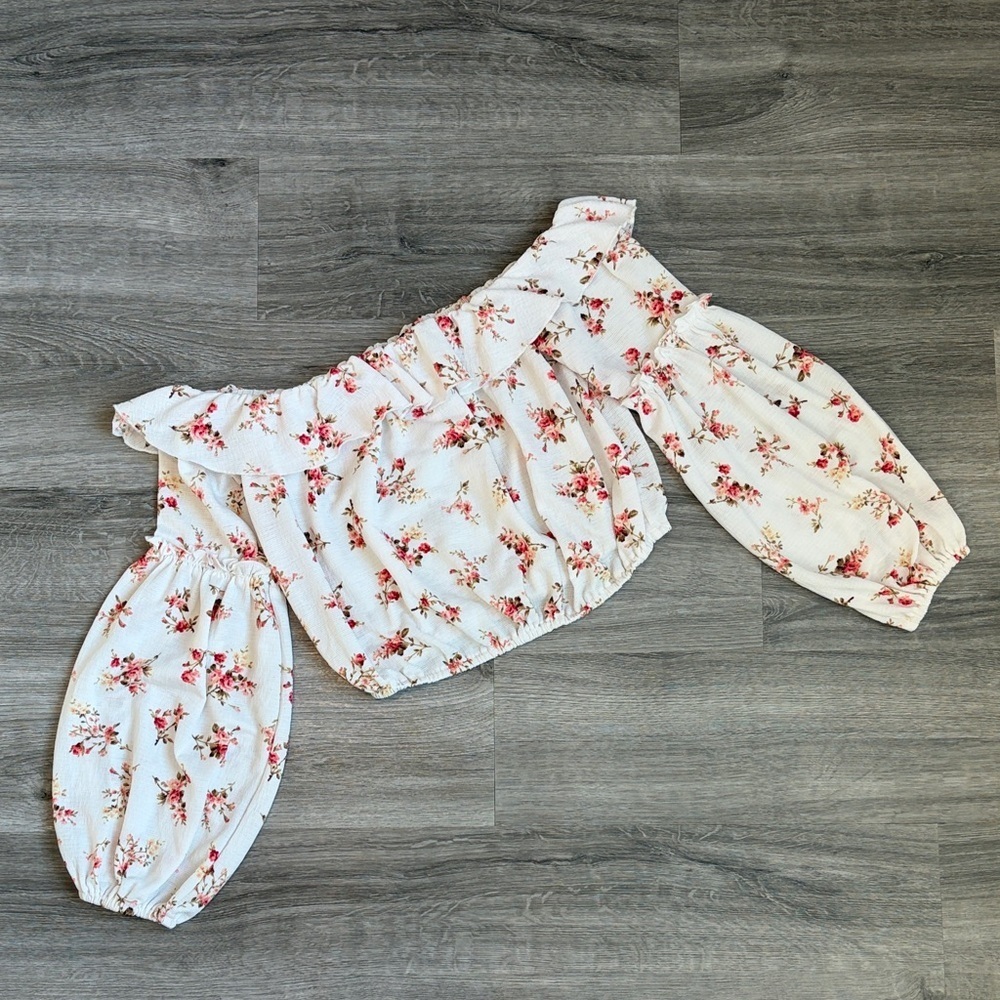 Forever 21 floral print off the shoulder crop top